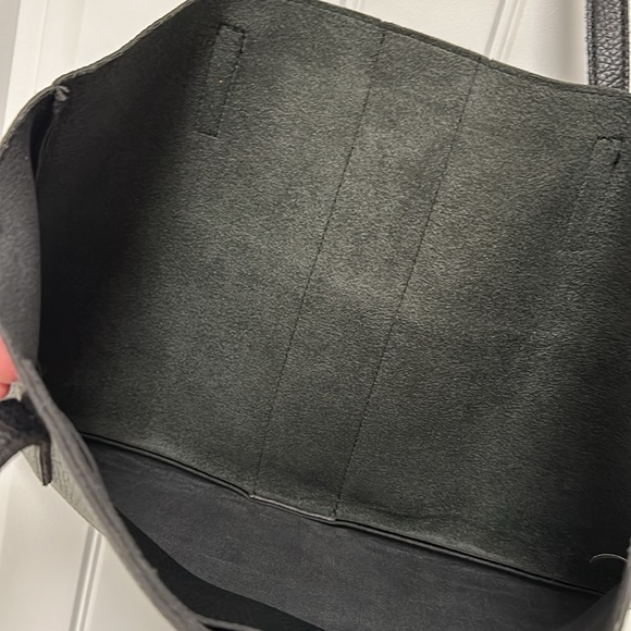 Vince Camuto Luck Women's Black Pebbled Vegan Leather Tote Bag Size Large - Picture 3 of 5